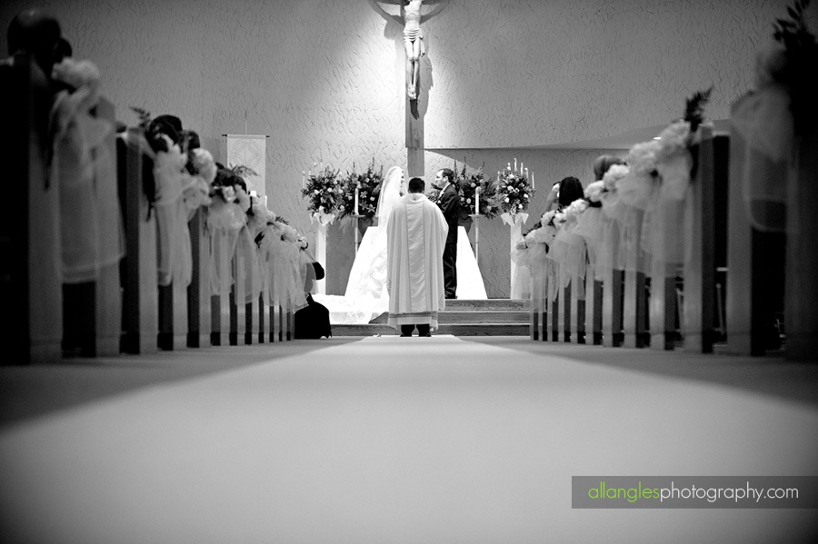 [Louisville%2520Real%2520Wedding%2520-%2520St%2520Peter%2520the%2520Apostle%2520Catholic%2520Church%2520by%2520AllAnglesPhotography.com%255B10%255D.jpg]