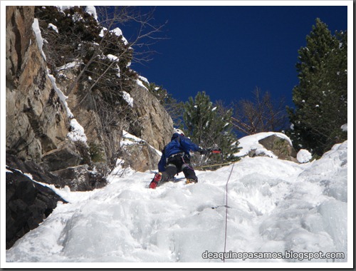 Cascada de Hielo del Parking (Balneario Panticosa, Pirineos) 7836