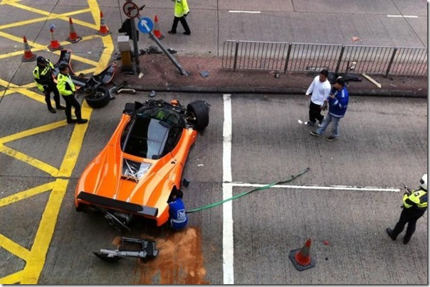 Pagani Zonda F destruido em Hong Kong (7) Pagani Zonda F destruido em Hong Kong (7)