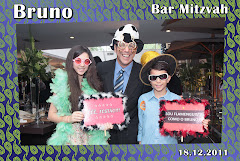 Fotos do evento Bruno - 18.12.11. Foto numero 12 da Social Click Fotografia Digital, do Rio de Janeiro, RJ, que faz fotos divertidas, fotos malucas, fotos com fantasias, fotos na hora, fotografia maluca, fotografia divertida com molduras personalizadas. fotos divertidas malucas foto maluca animadas animado rj rio de janeiro divertida fantasia animada noivas montagem social fotojornalismo casamento