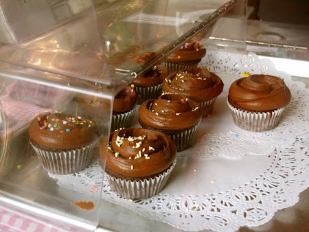 Sex and the City hotspots with On Location Tours: The divine cupcakes.JPG