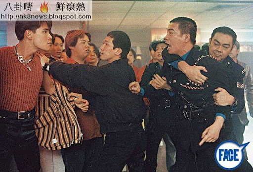 拍過幾年電影，曾經跟劉青雲、陳小春做過對手戲，陳展鵬說不介意當年常被指派演反派：「電影入面每個角色都亦正亦邪，愈係咁愈有味道。」