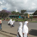Debre Zeyit - Sur la route principale (1).JPG