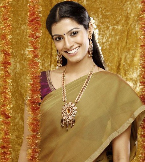 [varalaxmi%2520sarathkumar%2520Hot%2520insaree1%255B3%255D.jpg]