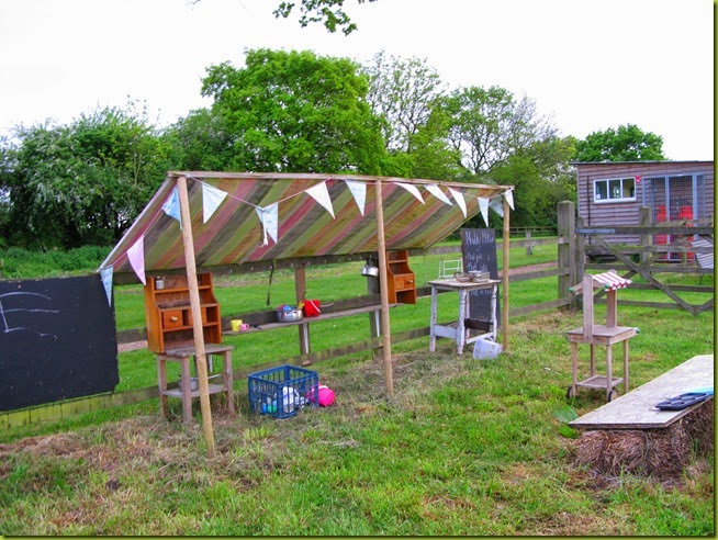 firepit mud kitchen