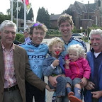 The family van der Borgh after the victory from Remko Kramer at the World Championships for medical professions. From left to right, Jos (father from Roger) Remko Kramer, Pelle, Roger, Lietje and Men van der Borgh. (Photo: Jelle van Groezen)
