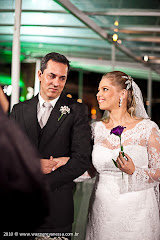 Fotos do evento Fernanda e Renato. Foto numero 39. Fotografia (fotografias) dos fotógrafos de casamento Wagner e Vanessa que fazem fotos de casamento (fotografia de casamento) no melhor estilo do fotojornalismo em Niterói, RJ, e outras cidades do Rio de Janeiro. fotos casamento niterói de rj festa rio janeiro niteroi festas para casamentos foto fotojornalismo fotografia decoraçao em fotógrafo sites fotógrafos decoração