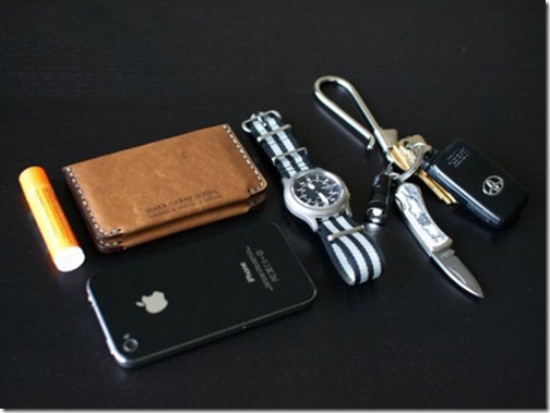 what_men_carry_in_their_pockets_640_10