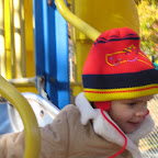 Spielplatz- Simona rutscht.JPG
