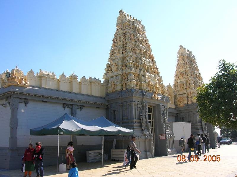 Wonderful Hindu Temples abroad: Lord Venkateshwara Temple(Birmingham United Kingdom), Malibu Hindu Temple(Malibu California US), Shiva-Vishnu Temple(Livermore California US) and many more