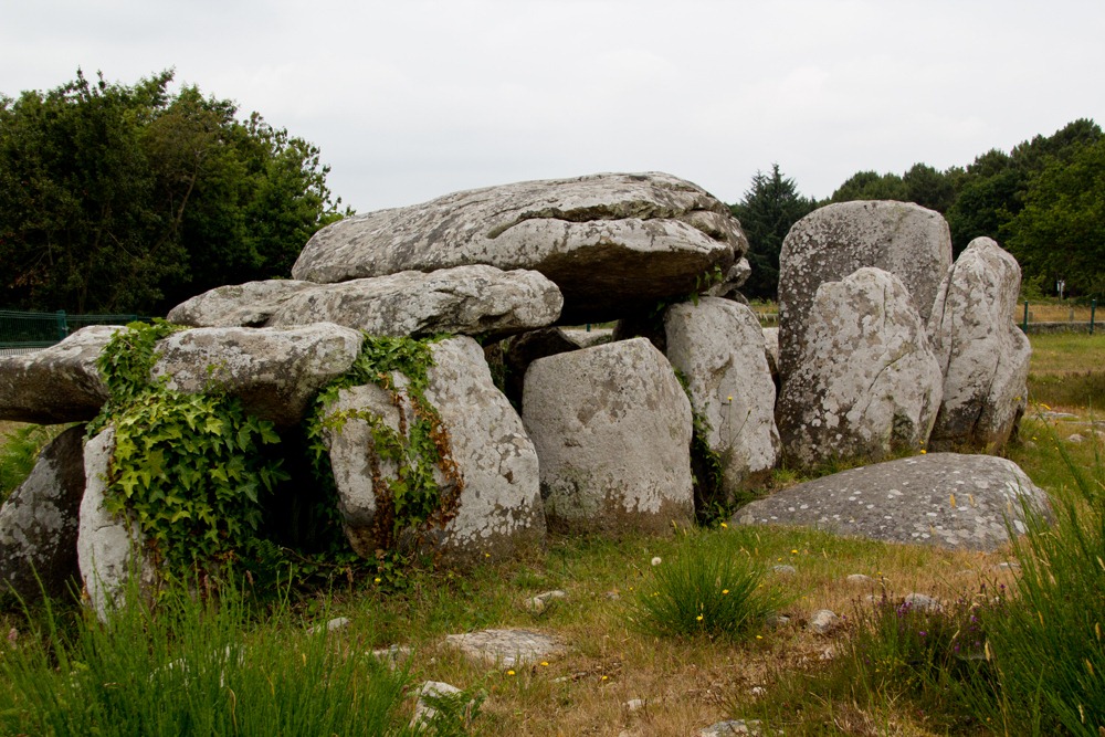 [carnac-dolmen.jpg]