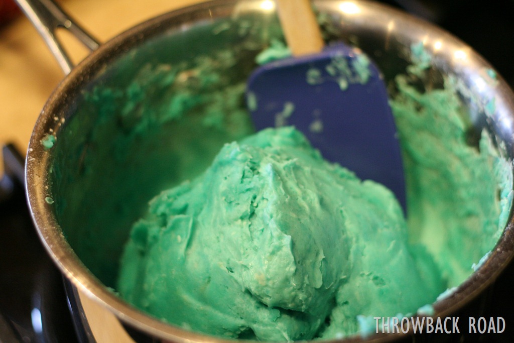 [homemade%2520play%2520dough%2520004%255B10%255D.jpg]
