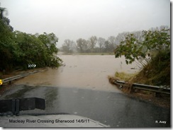 Macleay Riv.Sherwood Rd.crossing 14/6/11 DSCF1964