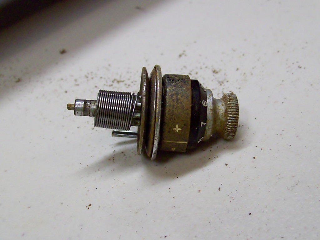 [Tension%2520knob%2520-%2520side%25202%255B3%255D.jpg]