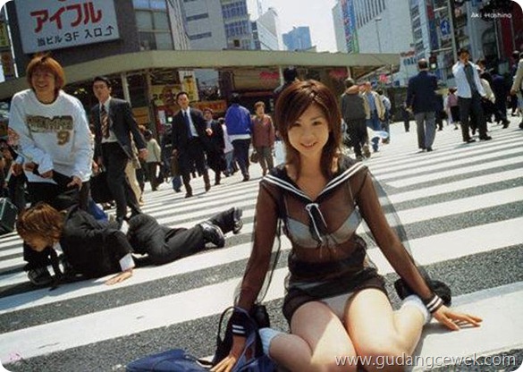 Siswi Jepang Memakai Baju Transparan || gudangcewek.com