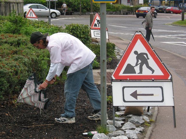 [warningmanopeningumbrella%255B4%255D.jpg]