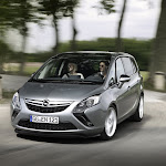 2012 Opel Zafira Tourer 010.jpg
