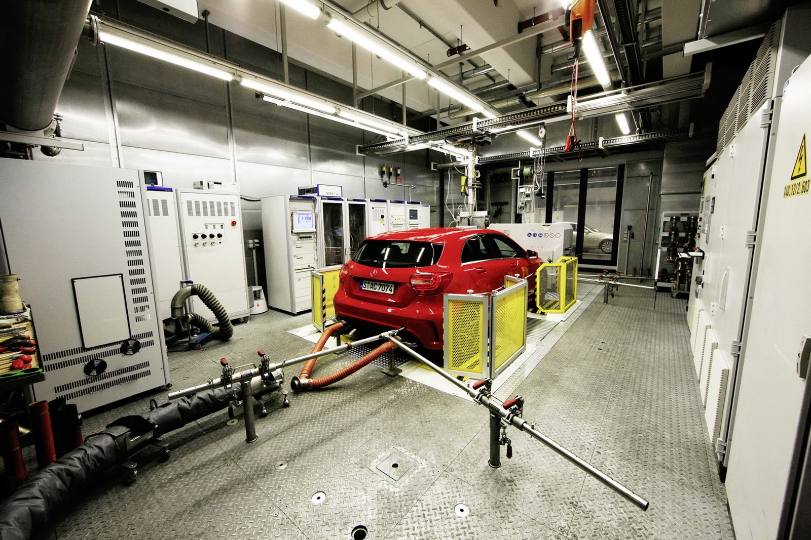 [Mercedes-A-Class-2013-12%255B2%255D.jpg]