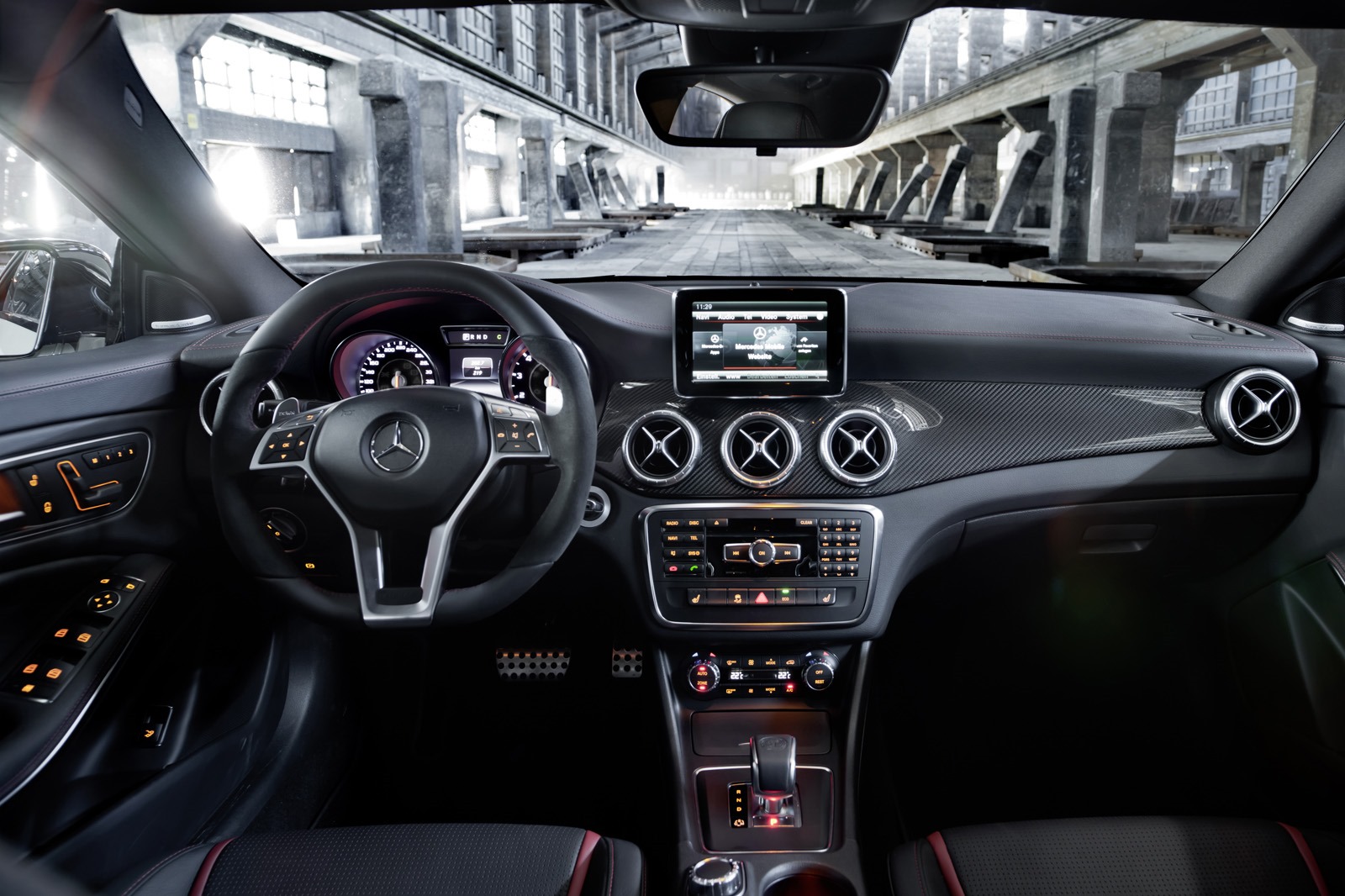 [2014-Mercedes-CLA-45-AMG-17%255B7%255D.jpg]