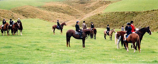 Michelle and Diana in centre