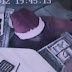 PM divulga imagens de assaltantes
que se vestiram de Papai Noel
para roubar lotérica.