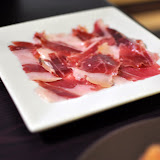 Le jambon ibérique. On ne pouvait pas raisonnablement dire non au monsieur jambon de lendroit.