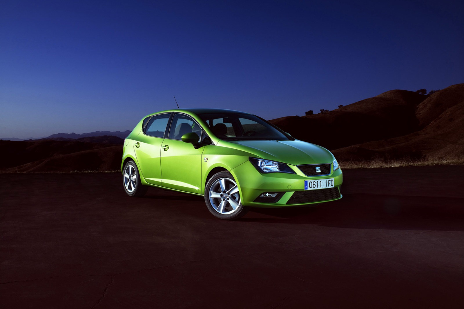 2012-Seat-Ibiza-3[2].jpg