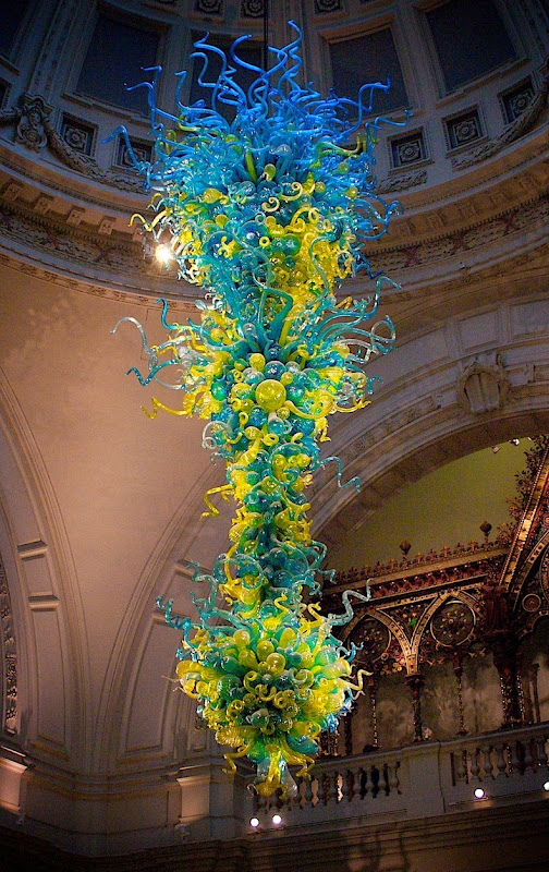 va-chandelier-dale-chihuly-7