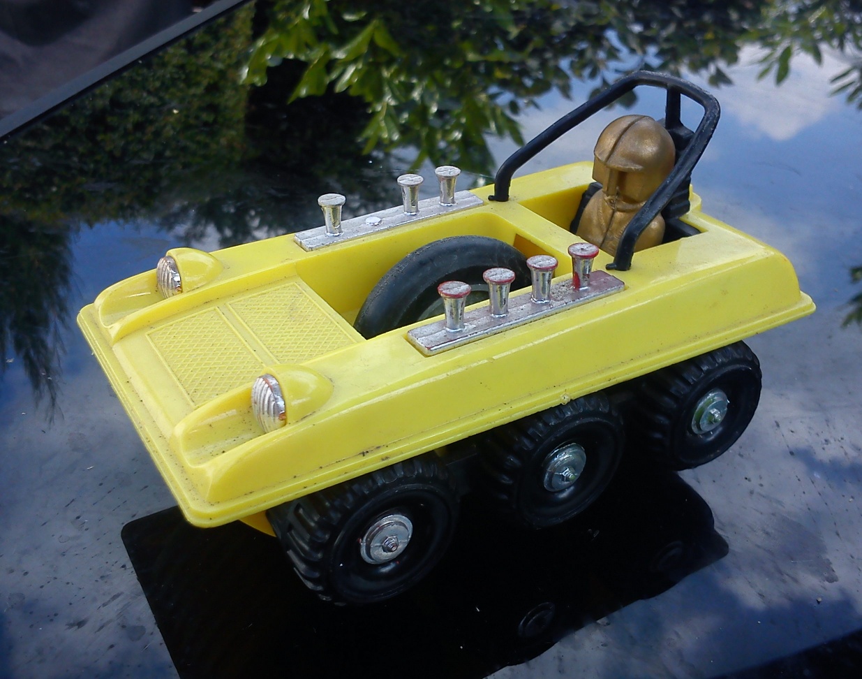 MOONBASE CENTRAL KENNER SSP REVRODS