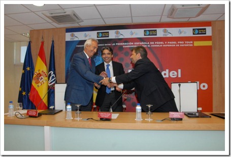 P&aacute;del Pro Tour y la Federaci&oacute;n Espa&ntilde;ola de P&aacute;del firman en el CSD de Madrid un acuerdo hist&oacute;rico para el futuro del p&aacute;del 2011
