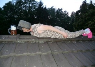 Bizarre-And-Funny-Planking-Craze-3