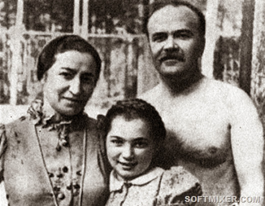 P.S.Zhemchuzhina-and-family P.S.Zhemchuzhina-and-family