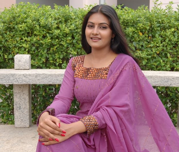 [nandagi%2520new%2520still1%255B3%255D.jpg]