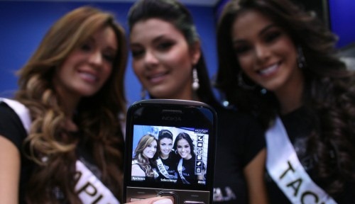[Nokia-y-Miss-Venezuela-e1314925417710%255B3%255D.jpg]