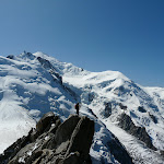 Un alpiniste sur la derni�re portion de l'ar�te des Cosmiques