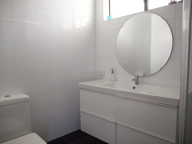 [new%2520bathroom%255B3%255D.jpg]