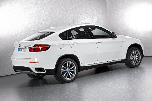 BMW-X6-M50d-02.jpg