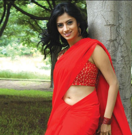 [Sindhu%2520Tolani%2520in%2520red%2520saree%255B4%255D.jpg]