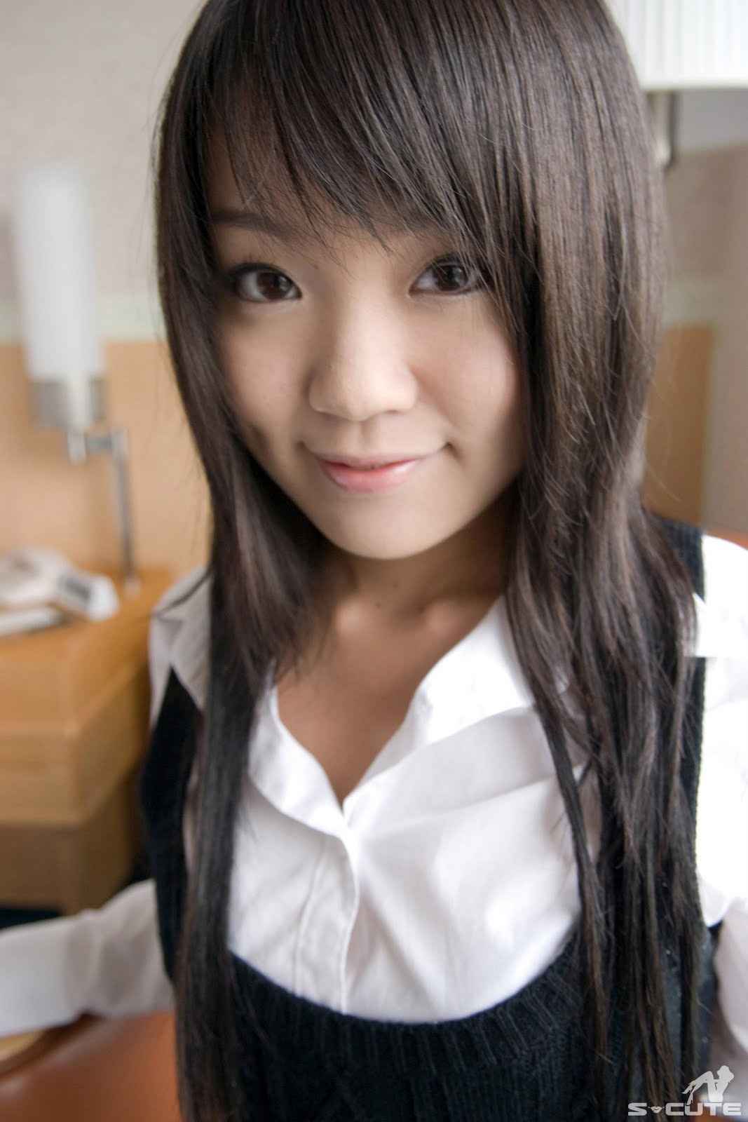 [prettybeautifulasianmodelwomeninschooluniform2528162529%255B2%255D.jpg]