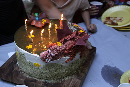 Love this dragon cake!
