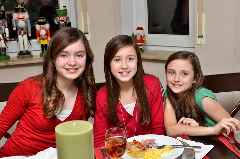 [Christmas%2520Eve%2520Dinner%255B4%255D.jpg]
