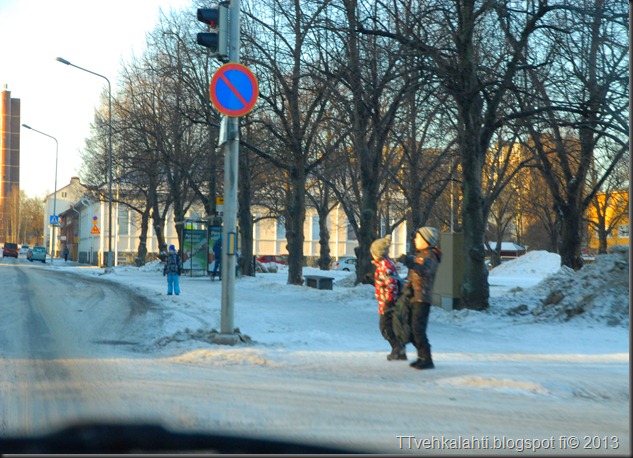 salmiakki nauha ja nappi liikkenne kuvia 098 salmiakki nauha ja nappi liikkenne kuvia 098