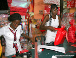 Un magasin de Kinshasa/RDC le jour de la Saint Valentin, le 14 février 2012. Radio Okapi/Ph. Aimé-NZINGA