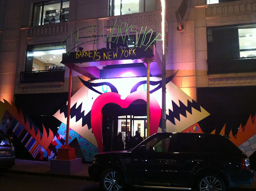 And here is the entrance to Gaga's Workshop. Unfortunately it was closed when I arrived to take photos.