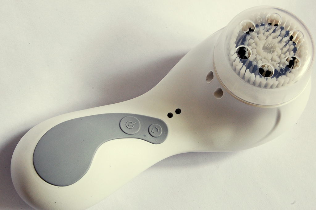 [Clarisonic%2520Plus%2520Review%2520Acne%2520Oily%2520Skin%255B4%255D.png]