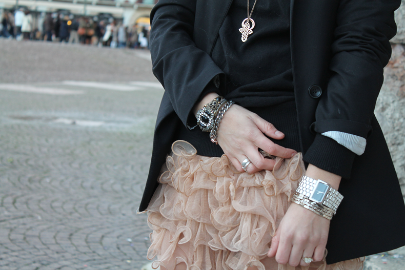 A ROMANTIC CITY A ROMANTIC LOOK A ROMANTIC CITY A ROMANTIC LOOK