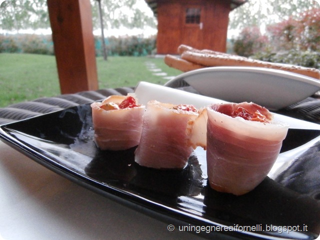 pesce spada affumicato pomodorini rotolini antipasto aperitivo pesce spada affumicato pomodorini rotolini antipasto aperitivo
