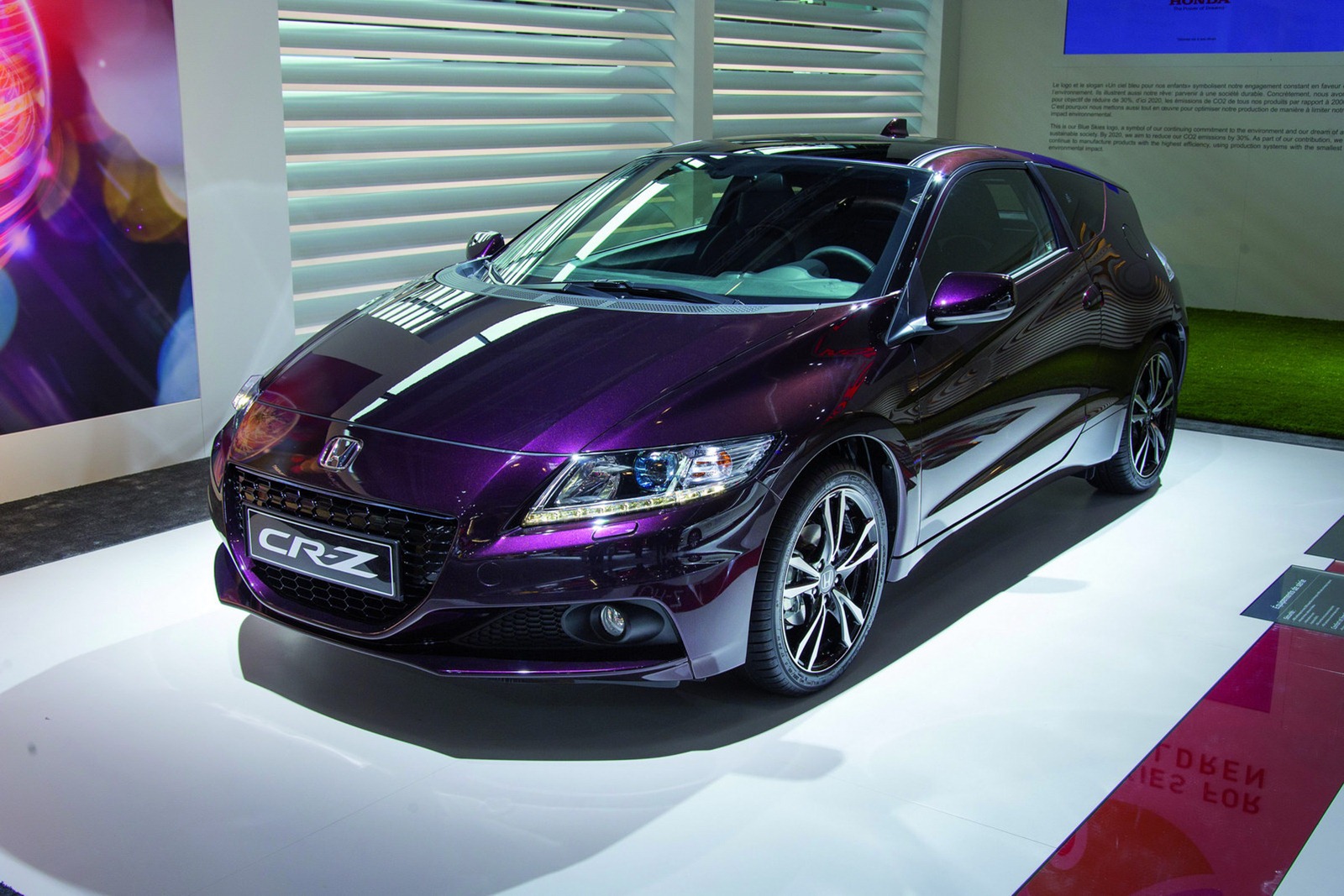[133_HONDA_AT_PARIS2012_STAND%255B2%255D.jpg]