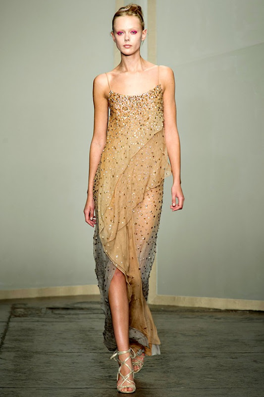donna-karan-rtw-ss2013-runway-35_172128279970