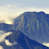 Smoking Ijen, below Gunung Ijen-Merapi, as seen from the south, on a Jakarta-Bali flight (Wolfgang Piecha, June 2011)